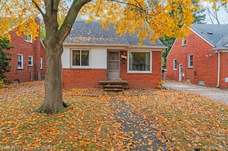 8152 Virgil St, Dearborn Heights, MI 48127