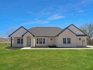 205 Mc Elroy St, Southmayd, TX 76268