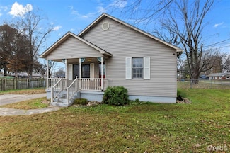 201 Mulberry St, Scott City, MO 63780