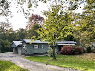 110 Mountain St, Camden, ME 04843