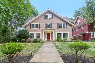 2183 N Saint James Pkwy, Cleveland, OH 44106