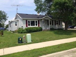 405 W Juneau St, Hustisford, WI 53034