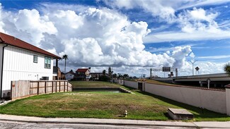 702 Schooner Harbor Dr, Corpus Christi, TX 78402