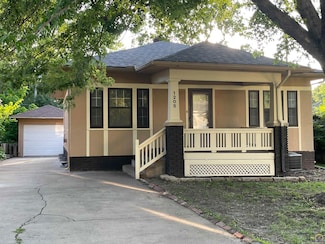 1205 SW Randolph Ave, Topeka, KS 66604