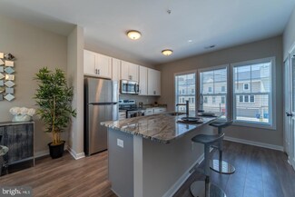 456 Woodcrest Dr SE Unit 456A, Washington, DC 20032