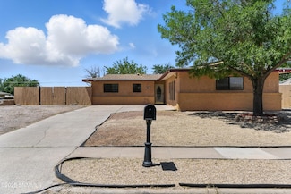 2012 Anita Dr, Las Cruces, NM 88001