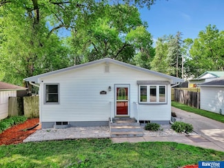 6829 Garland St, Lincoln, NE 68505