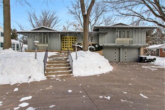 600 Iroquois Dr, Fremont, MI 49412