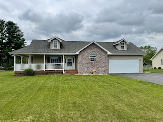 1403 Short Dr, Knox, IN 46534