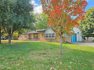 405 N Ash St, Garnett, KS 66032