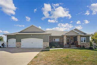 6306 Fillmore Ct SW, Cedar Rapids, IA 52404