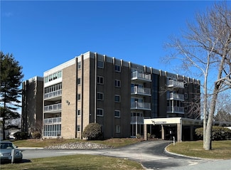 200 Hoffman Ave Unit 206, Cranston, RI 02920