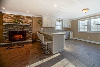 37 Matthias St, Salem, NH 03079