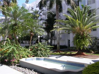 492 NW 165th Street Rd Unit C211, Miami, FL 33169