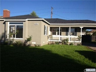 2061 W 93rd St, Los Angeles, CA 90047