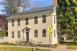 224 Hope St, Bristol, RI 02809