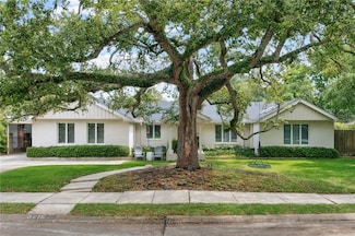 6415 Perlita Dr, New Orleans, LA 70122