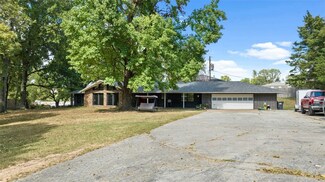 606 Sanders Ave, Springdale, AR 72764