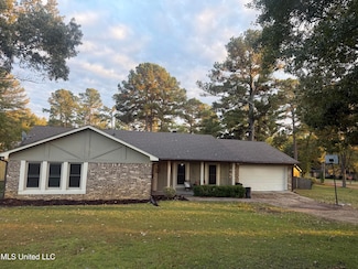 808 Pine Knoll Ct, Ridgeland, MS 39157
