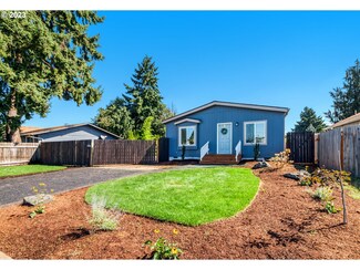 555 S 35th St, Springfield, OR 97478