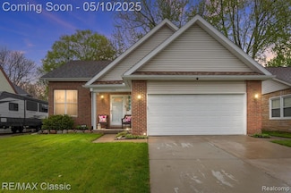 134 Cherryland St, Auburn Hills, MI 48326