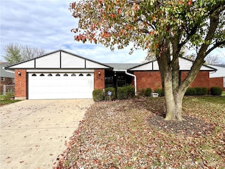 5449 Woodgate Dr, Dayton, OH 45424