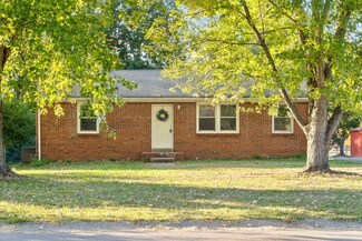 580 Donna Dr, Clarksville, TN 37042