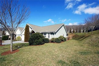 18 Kaylor Dr, Arden, NC 28704