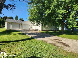 207 Nicollet Ave, Corwith, IA 50430