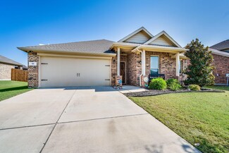 111 Morning Star Ln, Waxahachie, TX 75165