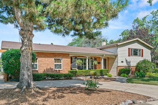 330 N Country Club Dr Unit 2, Addison, IL 60101