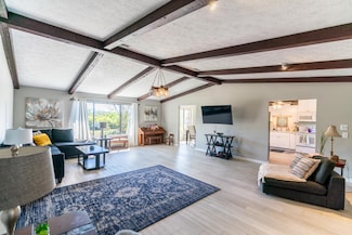 804 E 26th St, Lynn Haven, FL 32444