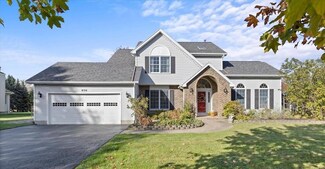 950 Meadow Ridge Ln, Webster, NY 14580