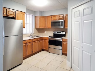 6065 NW 186th St Unit 106, Hialeah, FL 33015