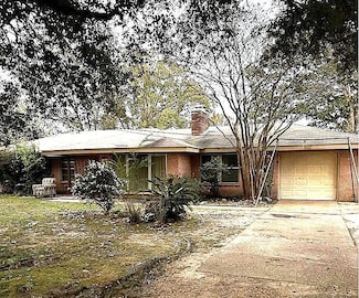 711 Palmer Chapel Rd, Pineville, LA 71360