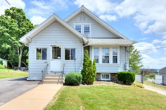 122 Brookline St, Worcester, MA 01603