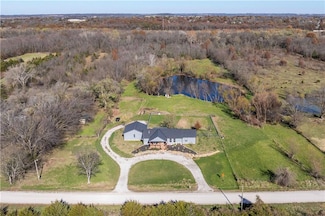 33324 W 355th St, Osawatomie, KS 66064