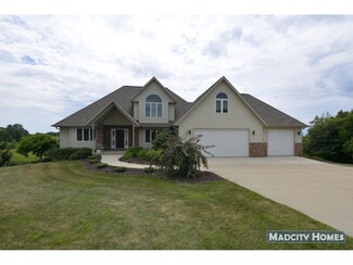 W5291 Windmill Ridge Rd, New Glarus, WI 53574