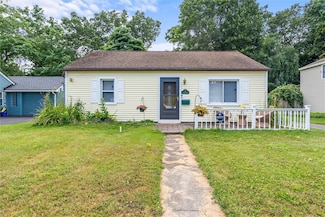 15 Penhurst Rd, Rochester, NY 14610