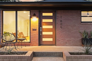 1609 W Woodard St, Denison, TX 75020