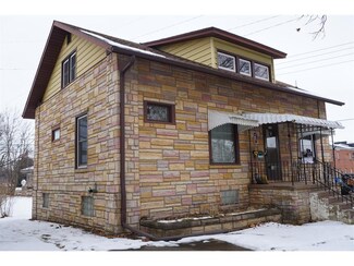 122 W Grand St, Monticello, IA 52310
