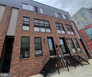 678 N 13th St, Philadelphia, PA 19123