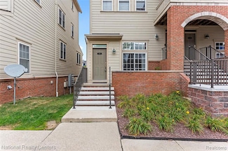 178 Amys Walk Unit 222, Auburn Hills, MI 48326