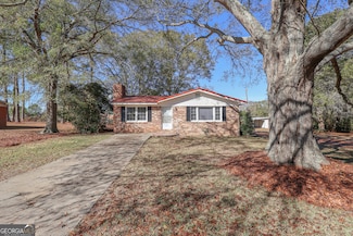 105 Larryton Drive Rd, Cochran, GA 31014