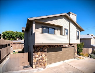1697 Newport Ave, Grover Beach, CA 93433