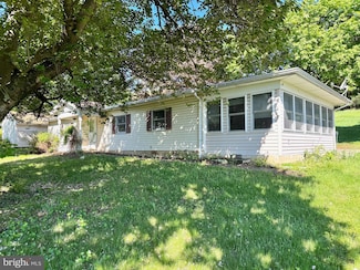470 N Heidelberg Rd, Robesonia, PA 19551