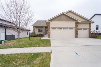 6268 NE 9th Ct, Des Moines, IA 50313