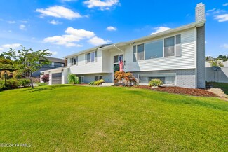 5805 Douglas Dr, Yakima, WA 98908