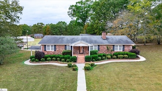 102 Westwood Cir, Pickens, SC 29671