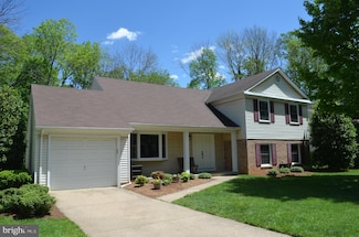 5611 Herberts Crossing Dr, Burke, VA 22015